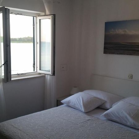 Apartman Pape Pakoštane Exteriér fotografie