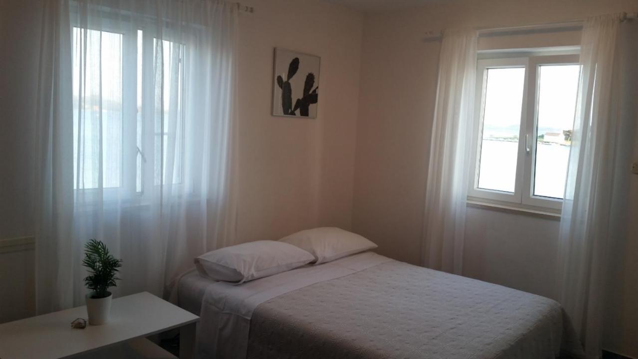 Apartman Pape Pakoštane Exteriér fotografie